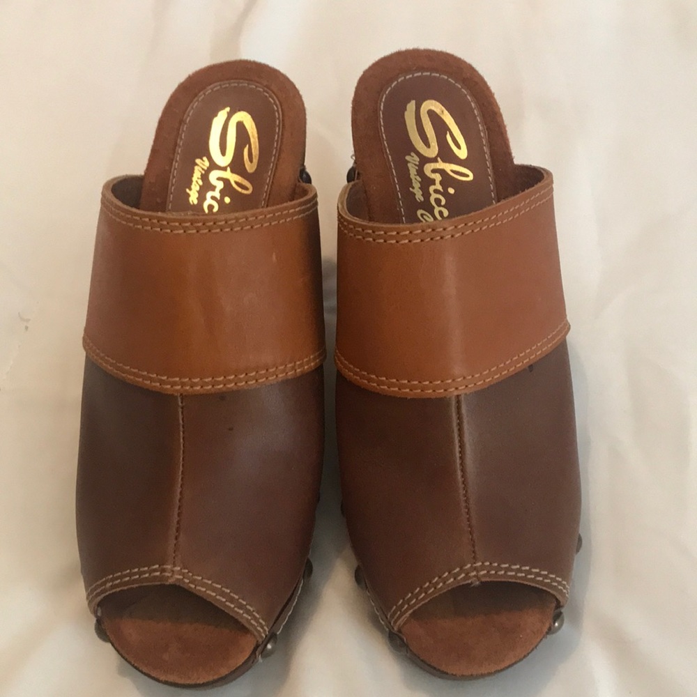 Sbicca brown leather wedges